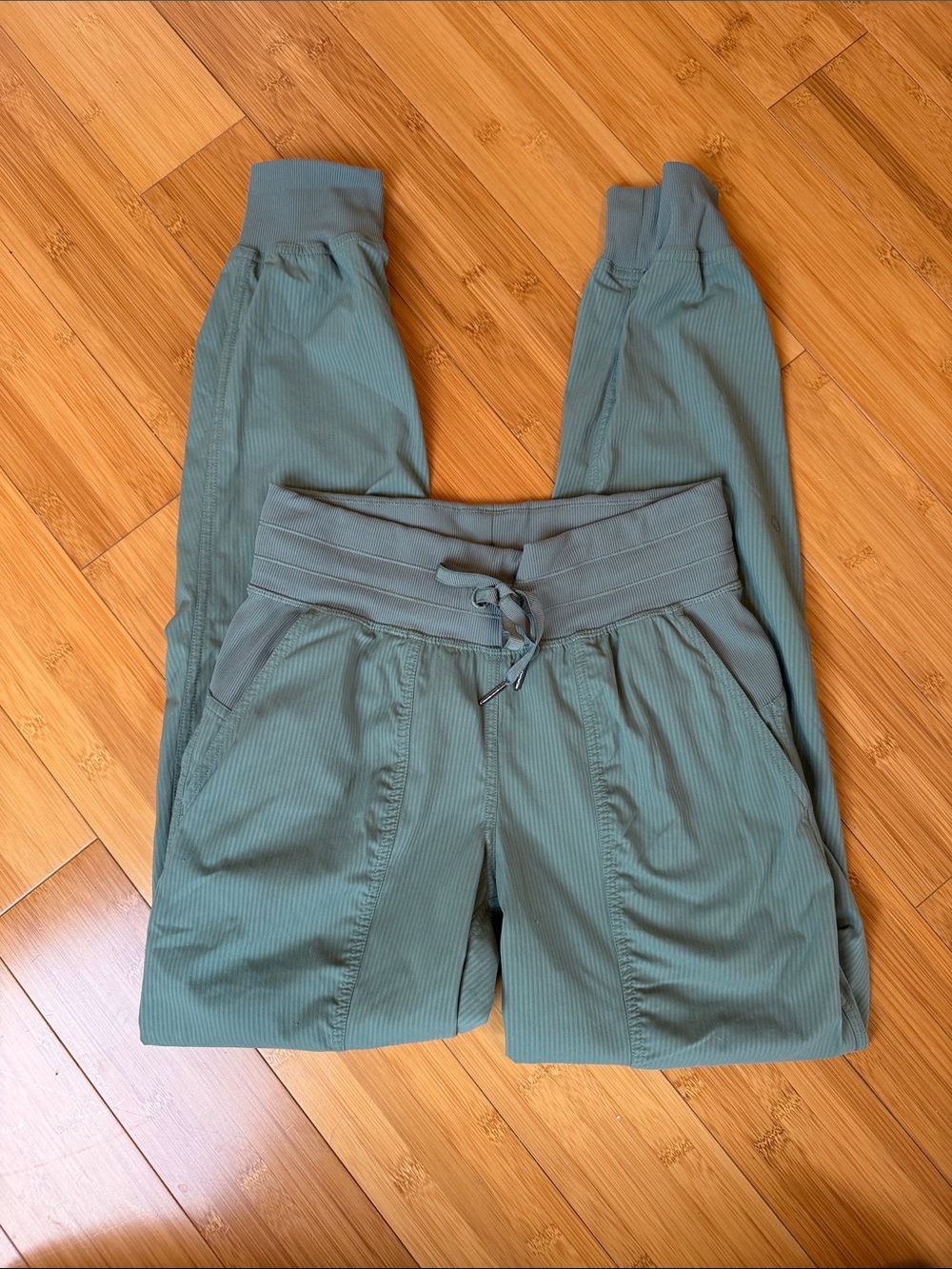 Lululemon Green Dance Studio Track Joggers Women’s Size 2